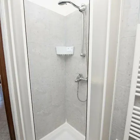 Lola Apartment