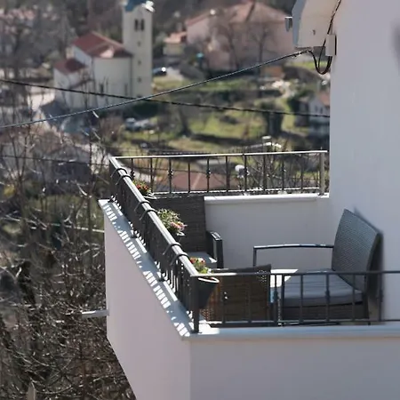 Apartman Lola